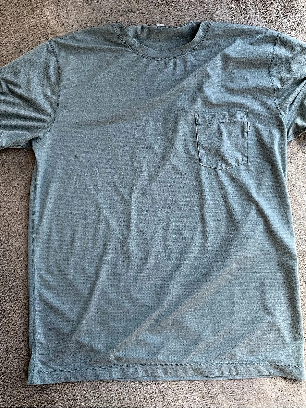 Vuori Strato Tech Pocket Tee Short Sleeve Blue nwot